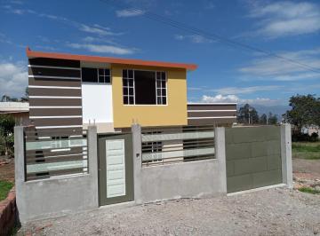 Casa · 160m² · 3 Habitaciones · 2 Estacionamientos · Casa en Venta E Ibarra Santa Rosa del Tejar