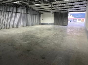 Bodega-Galpón · 250m² · 2 Estacionamientos · Arriendo Bodega 250 m² en Cotogchoa Sector Danec, Sangolquí