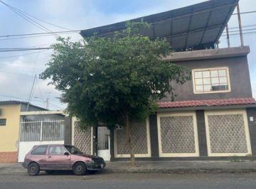 Casa de 12 habitaciones, Machala · Venta Casa Rentera Sector Lilian Maria II
