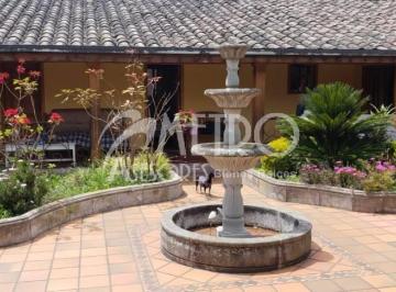 Casa de 6 habitaciones, Antonio Ante · Casa Rentera en Venta Atuntaqui