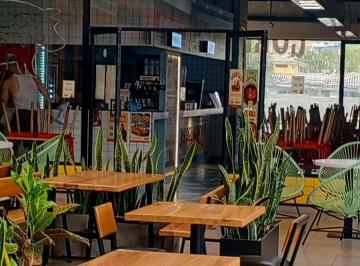 Local comercial · 198m² · Local Comercial en Plaza Aaa