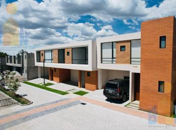 Casa · 145m² · 3 Habitaciones · 2 Estacionamientos · Casa en Venta Tumbaco, Tola Grande