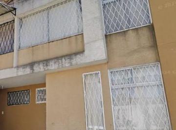 Casa de 2 habitaciones, Quito · Casa en Venta 2 Pisos Ciudad Cerrada/cutuglagua