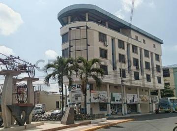 Oficina comercial · 198m² · 4 Estacionamientos · Rento Local Comercial en El Centro de Portoviejo