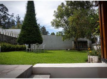 Casa de 5 habitaciones, Quito · En Campo Alegre Propiedad de Lujo con 2400 m² Terreno en Venta, Exclusividad Sector Montecerrín