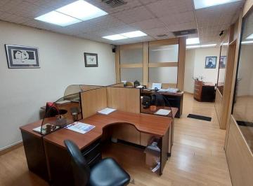 Oficina comercial · 102m² · 2 Estacionamientos · Oficina de Venta en Av 12 de Octubre