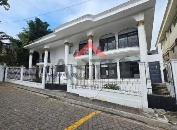Casa de 7 habitaciones, Guayaquil · Se Vende Propiedad en Santa Cecilia Ceibos