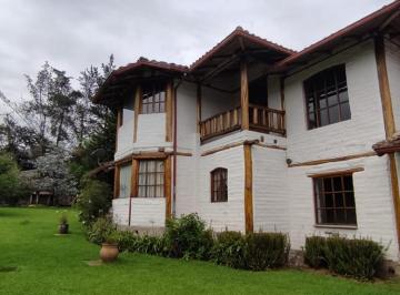 Casa de 3 habitaciones, Quito · Venta de Hermosa Casa Independiente con Terreno Campestre, Valle de Los Chillos