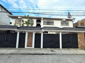 Departamento de 3 habitaciones, Guayaquil · Vendo Departamento en Santa Cecilia, Seguridad y Guardiania 24/7