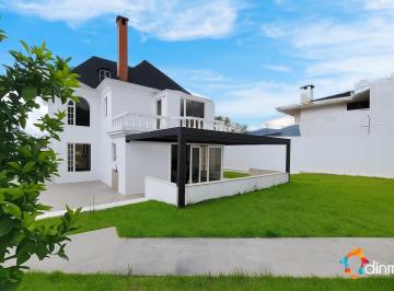 Casa de 3 habitaciones, Quito · Casa en Arriendo Cumbayá – Urb Santa Lucía | 3 Dorm. + Suite