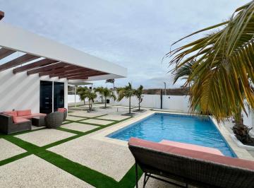 Casa de 3 habitaciones, Manta · Casa de Lujo Amoblada 3 Dorm. con Piscina Santa Marianita, Manta