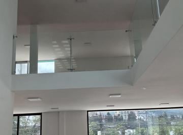 Local comercial · 700m² · 4 Estacionamientos · Rento Local Grande