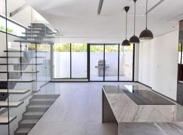 Casa · 198m² · 3 Habitaciones · 2 Estacionamientos · Casas Desde $260.000