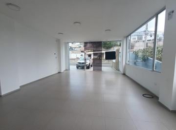 Local comercial de 1 habitación, Quito · Local Estratégico en Nayón, Ideal Para Peluquería o Espacio Comercial