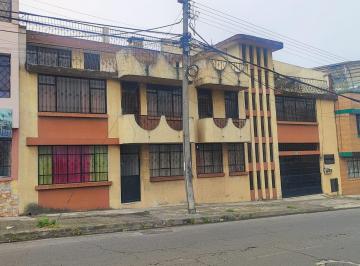 Casa de 10 habitaciones, Quito · En Venta Casa Rentera Chaguarquingo, Ana Paredes de Alfaro