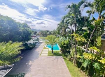 Casa · 650m² · 4 Habitaciones · 2 Estacionamientos · Casa en Venta Al Pie del Lago