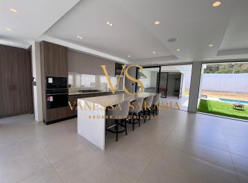 Casa de 5 habitaciones, Quito · Casa con Piscina Dentro de Urbanización en Guayllabamba
