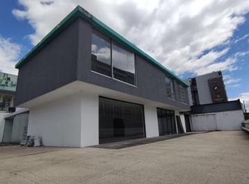 Local comercial · 700m² · 2 Estacionamientos · Local Comercial en Alquiler - Sobre Av Principal - Sector Centro Norte