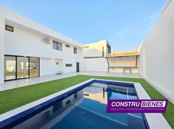 Casa · 203m² · 3 Habitaciones · 4 Estacionamientos · Casa en Venta en Marina Blue – Urbanización Frente Al Mar