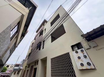 Casa · 555m² · 13 Habitaciones · Casa Multifamiliar en El Centro de Portoviejo, Manabí