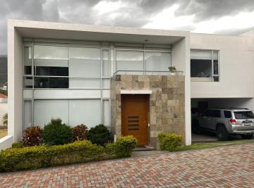 Casa de 3 habitaciones, Quito · Venta Casa Cumbayá