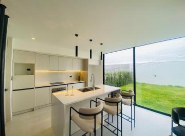 Casa de 3 habitaciones, Quito · Casa con 3 Dorm. de Venta en Tanda