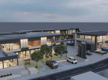 Local comercial · 115m² · 50 Estacionamientos · Local de Renta en Plaza Comercial Entre Cumbaya y Tumbaco