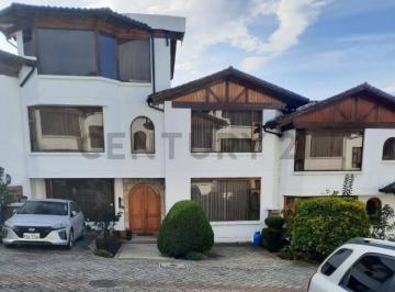 Casa · 180m² · 4 Habitaciones · 2 Estacionamientos · De Venta Casa en Conjunto. Sector Santa Lucía - Collaloma
