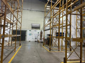 Bodega-Galpón · 1800m² · 2 Estacionamientos · Arriendo Galpón en Calderón Dentro de Complejo Industrial