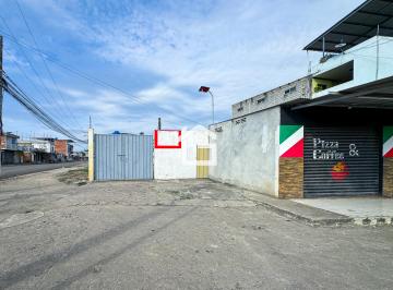Casa de 5 habitaciones, Machala · Casa con Departamentos y Locales Comerciales en Venta, Machala