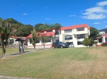 Terreno / Lote · 1331m² · 6 Habitaciones · 10 Estacionamientos · En Venta Terreno con Construcción en Guayllabamba