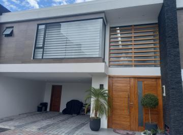 Casa de 3 habitaciones, Quito · Casa en Venta Tumbaco / Villa Vega 3 Habitaciones con Piscina