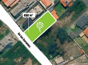 Terreno / Lote · 490m² · Terreno en La Urbanización La Marca 490 m², Vía Calacalí. Vivienda Unifamiliar.