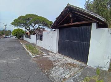 Casa · 573m² · 3 Habitaciones · 5 Estacionamientos · Terreno con Casa en Venta. Sector Playa Chica, Alangasi, Quito