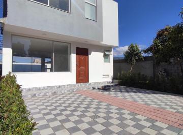 Casa de 3 habitaciones, Quito · Más Espacio, Mejor Vida + Patio Amplio + Áreas Verdes