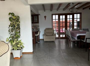 Casa de 3 habitaciones, Quito · Cumbayá Casa de Renta con o Sin Muebles 260 m Patio en Conjunto Cerrado