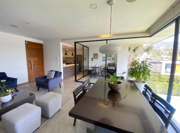 Departamento de 3 habitaciones, Quito · En Urbanizacion Privada: 3 Dorm, Estar, Terraza, Piso Alto. Piscina, Gym, Bbq.