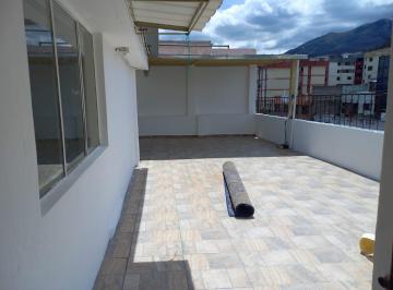 Casa de 8 habitaciones, Quito · Se Vende Casa Rentera por La Pedro de Alvarado Sector Quito Norte