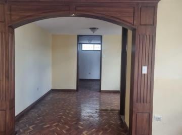 Casa de 6 habitaciones, Quito · Venta de Casa Grande Cerca Comité del Pueblo Norte de Quito