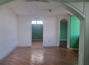 Casa de 6 habitaciones, Quito · Venta Casa Grande por La Carlos Salas Cerca Comité del Pueblo Norte de Quito Inversionistas