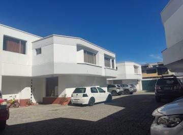 Casa de 3 habitaciones, Quito · Casa de Venta en Monteserrin 3 Dorm., en Conjunto, 2 Parqueos