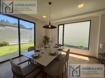 Casa · 181m² · 3 Habitaciones · 4 Estacionamientos · Puembo. Venta Amplia Casa por Estrenar 3 Dorm - Patio.