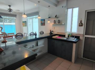 Casa de 4 habitaciones, Salinas · Venta de Casa en Salinas – Área Social, Suite y Cerca del Mar