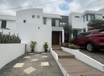 Casa de 3 habitaciones, Guayaquil · Hermosa Casa en Venta en Urbanización Privada - Los Ceibos
