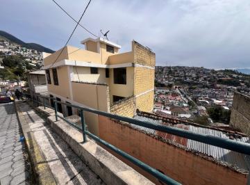 Casa de 7 habitaciones, Quito · El Placer, Casa Rentera de 3 Departamentos