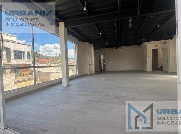 Local comercial · 93m² · 5 Estacionamientos · Local Comercial en Nayón