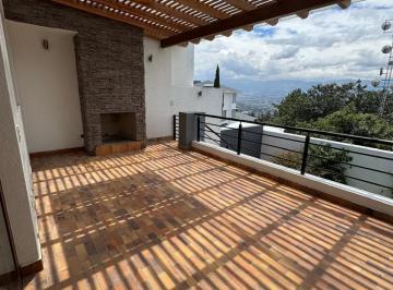 Casa de 3 habitaciones, Quito · Cumbayá Vendo Linda Casa con Vista, Diseño Londoño, 3 Dorm con Baños, Garajes, Bodega, Urbanización