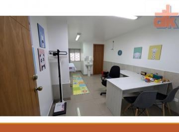Consultorio de 9 habitaciones, Quito · Edificio Médico Moderno en Arriendo – Centro de Tumbaco, 9 Consultorios