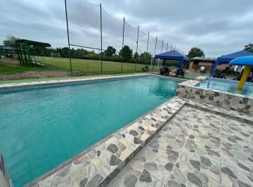 Quinta vacacional de 4 habitaciones, Milagro · Se Vende Complejo Vacacional en Milagros.