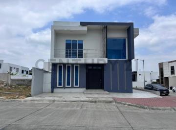 Casa · 256m² · 4 Habitaciones · 6 Estacionamientos · Casa de Ensueño Esquinera – Sector Exclusivo Vicolinci, El Condado Alest